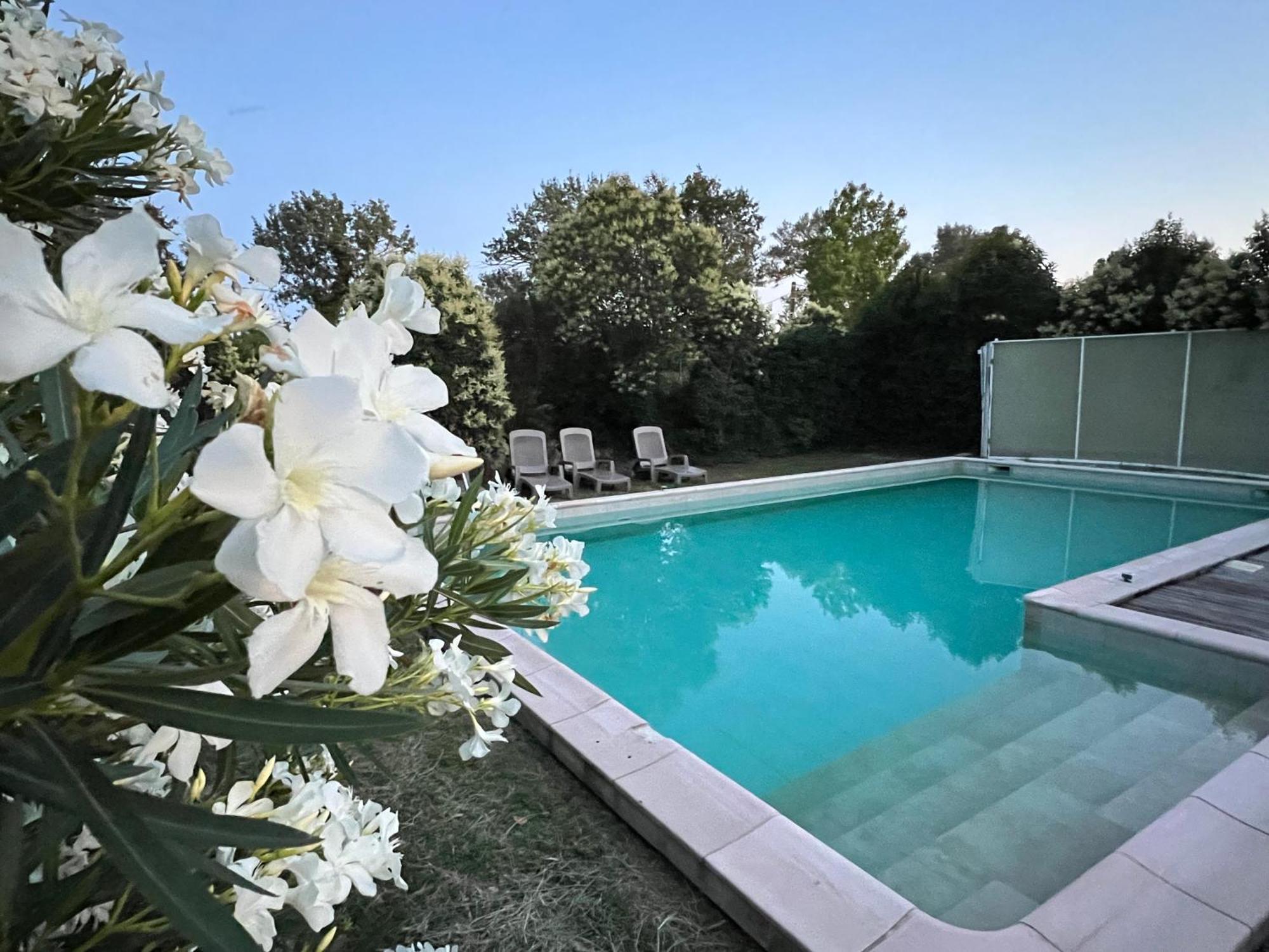 Mas De L'Estiou Apartment Monteux Exterior photo